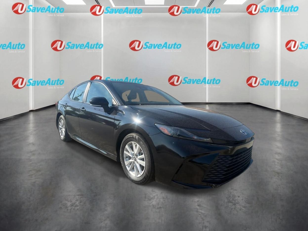 Toyota Camry Hybrid LE 2025