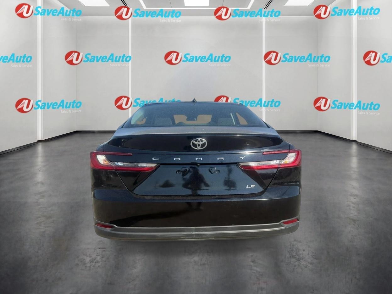 Toyota Camry Hybrid LE 2025