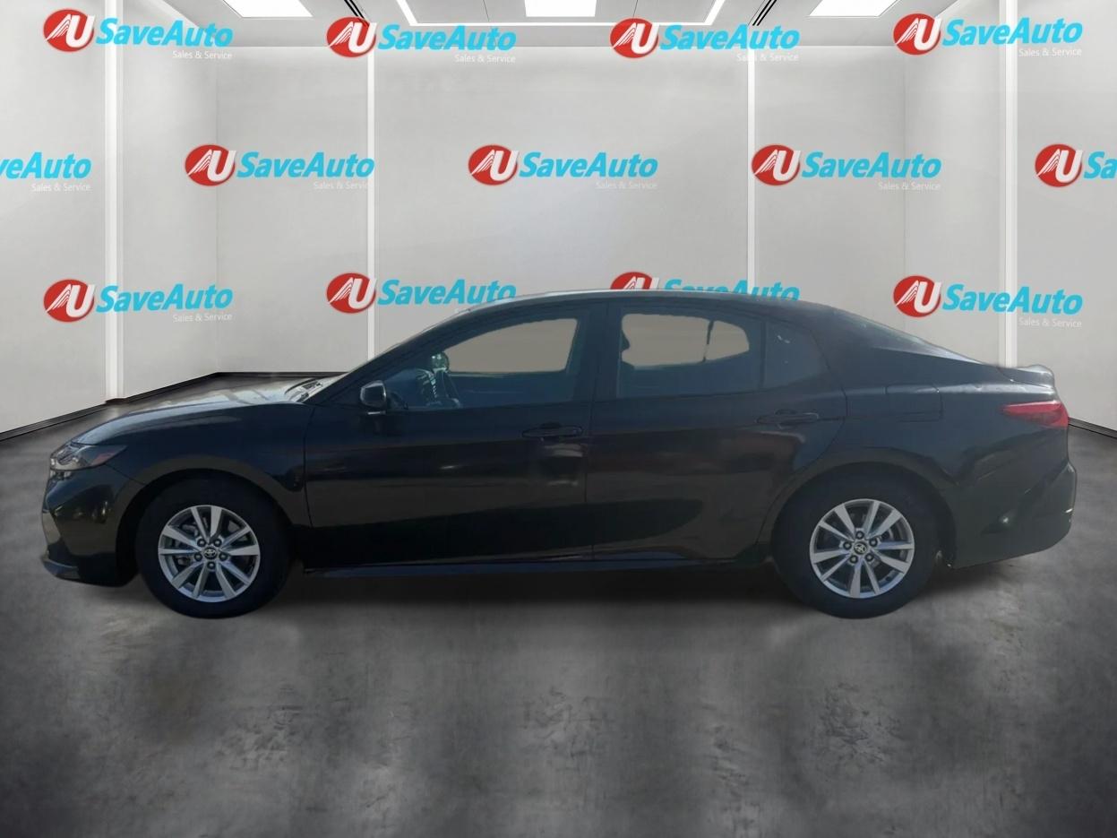 Toyota Camry Hybrid LE 2025
