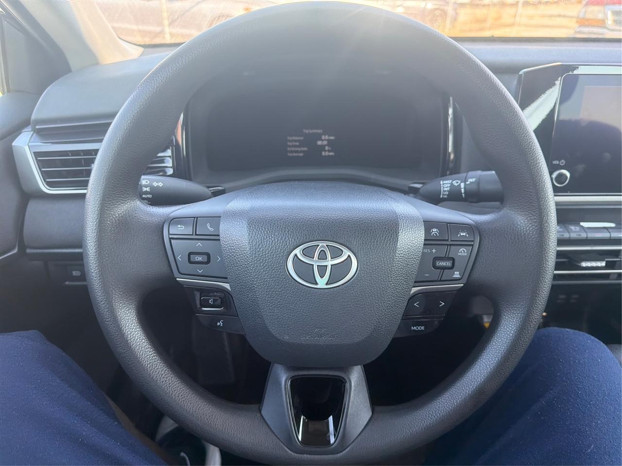 Toyota Camry Hybrid LE 2025