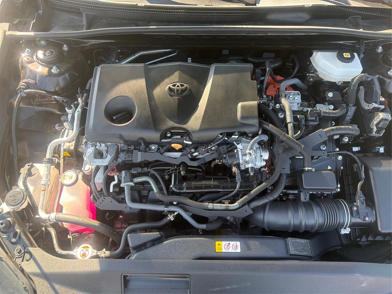 Toyota Camry Hybrid LE 2025
