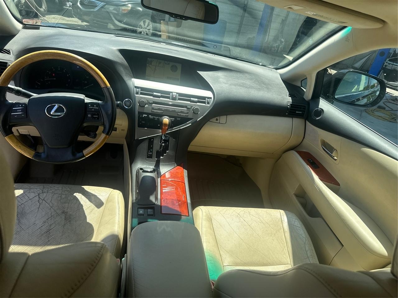 Lexus RX 350 FWD 2011