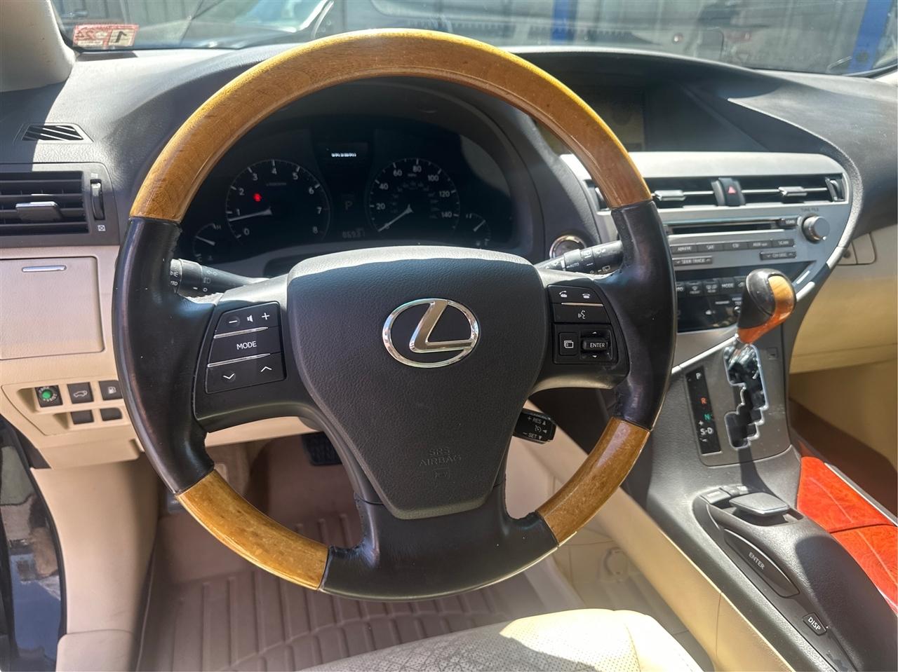 Lexus RX 350 FWD 2011