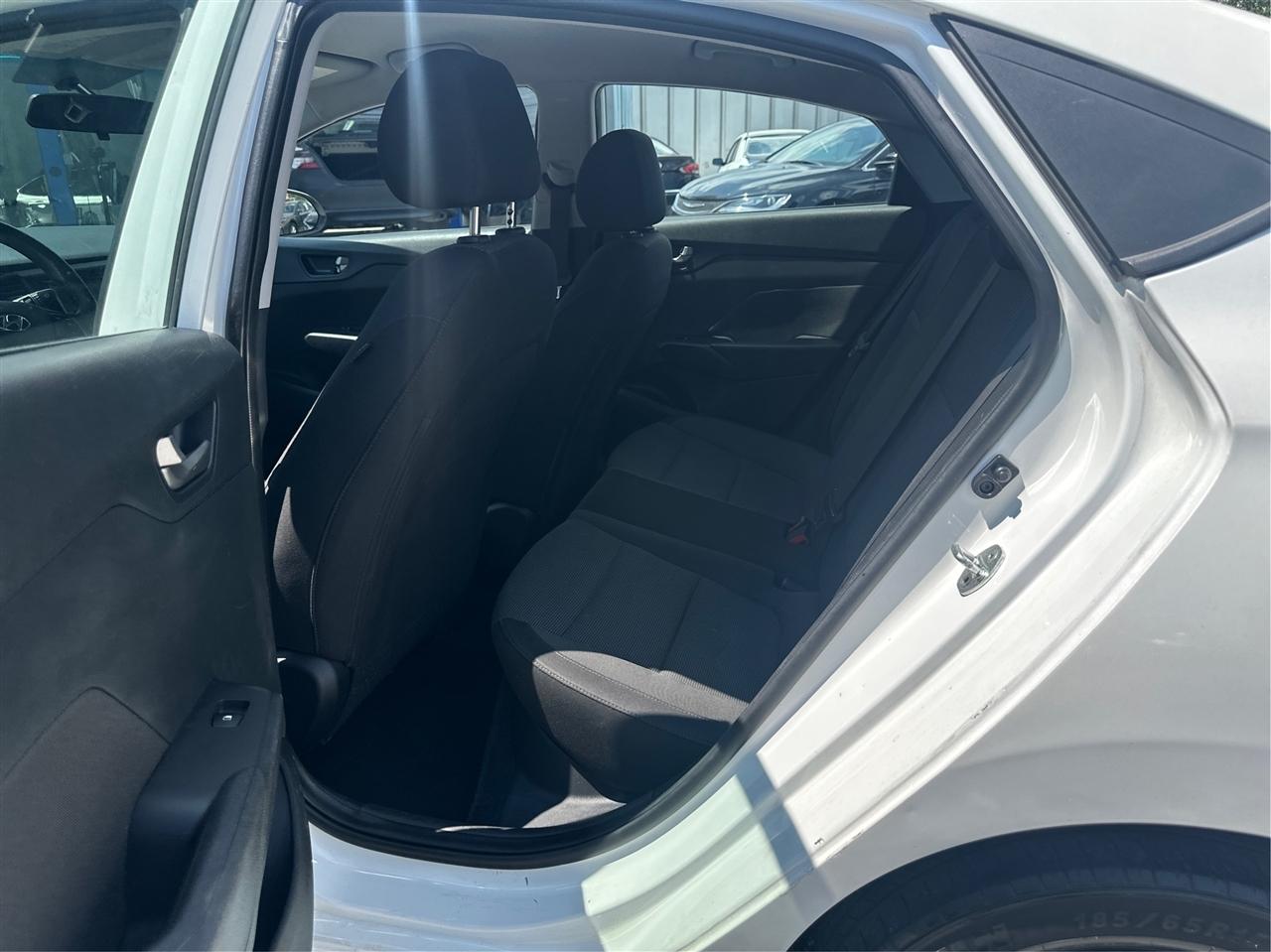 Hyundai Accent SE 4-Door 6A 2021