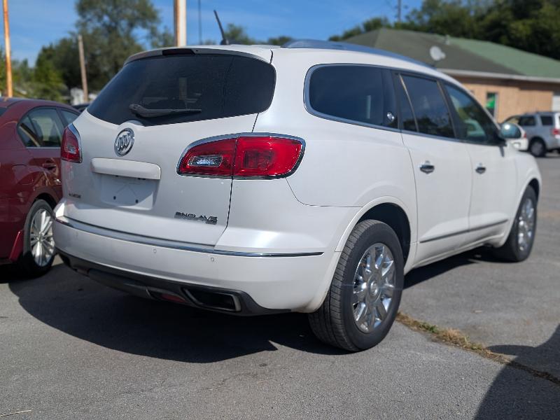 2017 Buick Enclave Leather photo 2