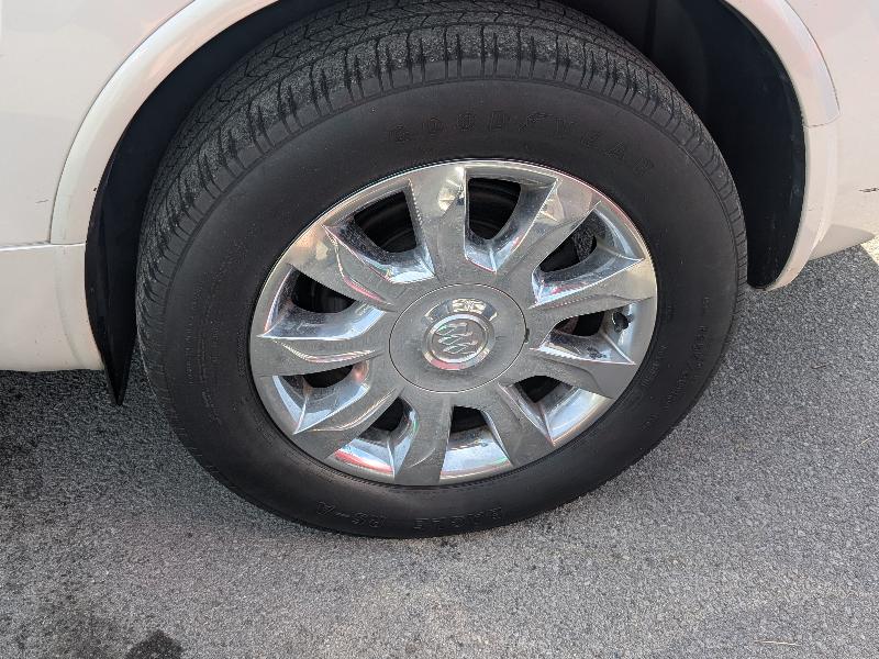 2017 Buick Enclave Leather photo 4