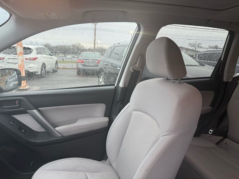 Subaru Forester 2.5 X Premium Package 2012