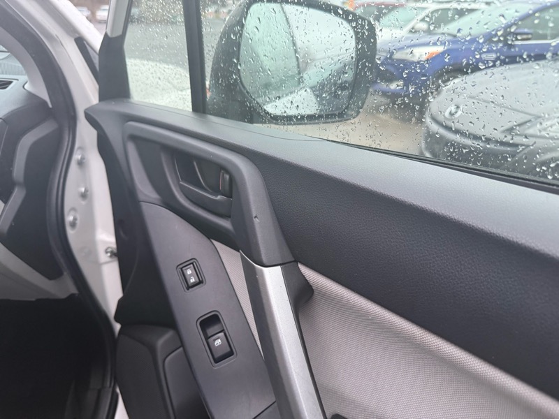 Subaru Forester 2.5 X Premium Package 2012