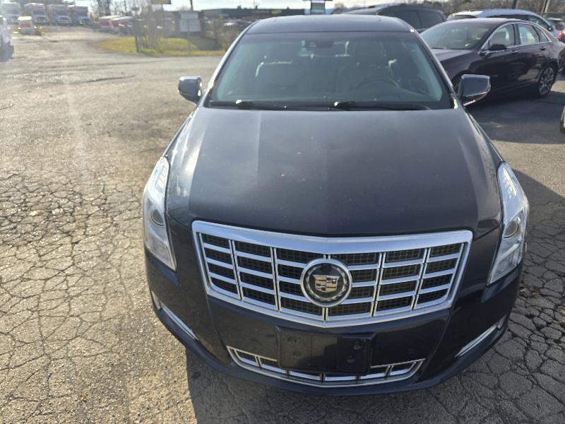 Cadillac XTS 4dr Sdn Premium FWD 2013