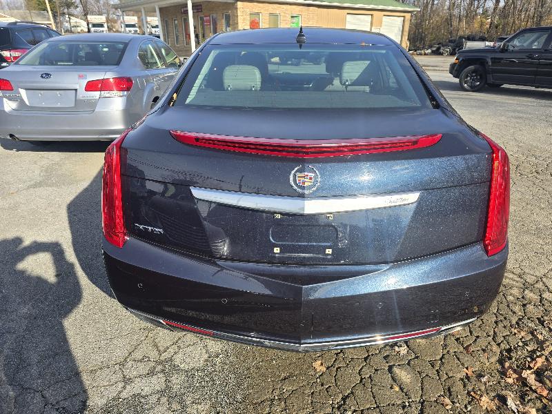 Cadillac XTS 4dr Sdn Premium FWD 2013