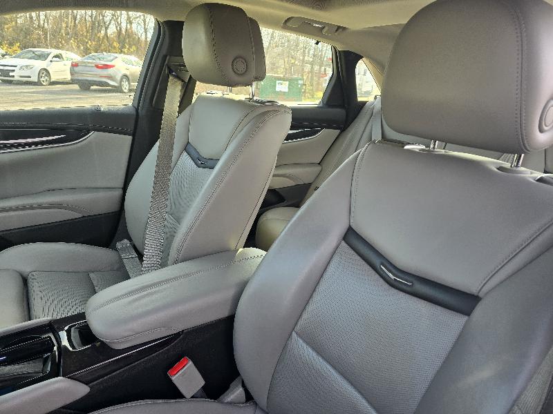 Cadillac XTS 4dr Sdn Premium FWD 2013