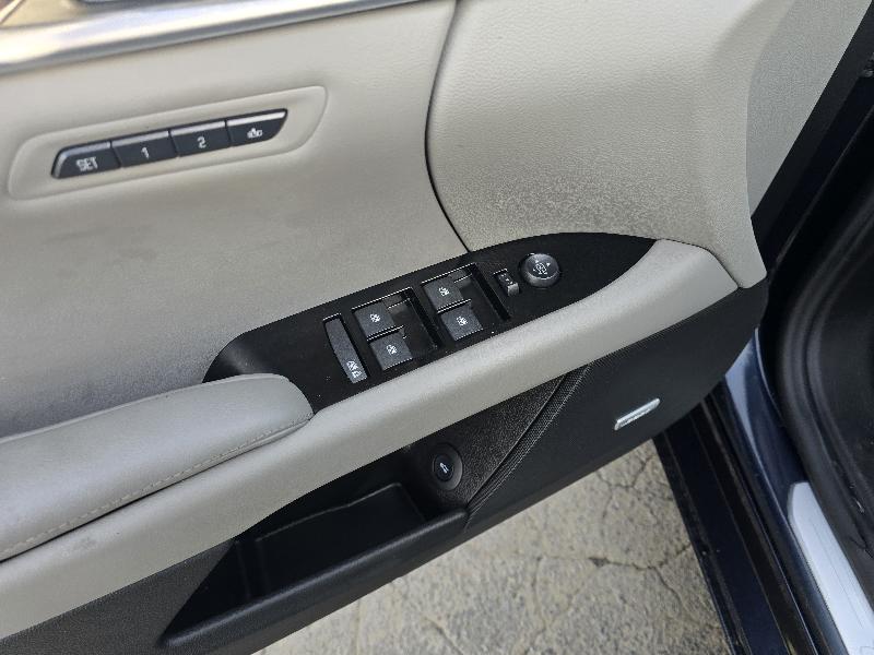 Cadillac XTS 4dr Sdn Premium FWD 2013