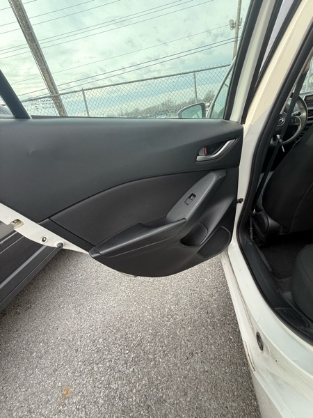 Mazda MAZDA3 i Sport AT 5-Door 2014