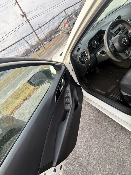 Mazda MAZDA3 i Sport AT 5-Door 2014