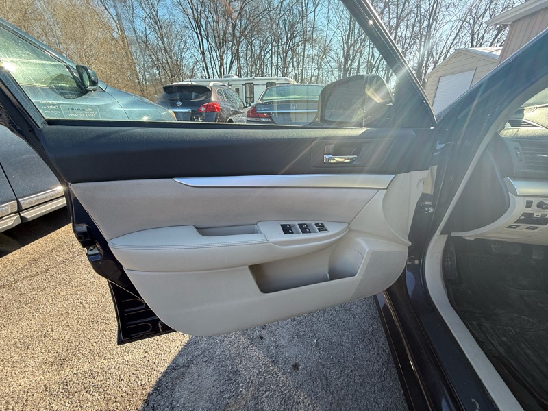 Subaru Legacy 2.5i Premium 2013