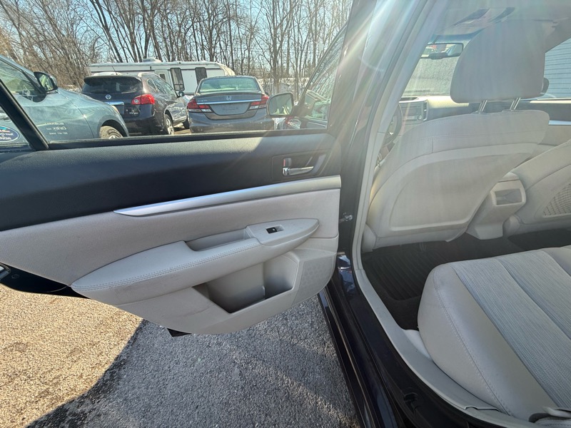 Subaru Legacy 2.5i Premium 2013