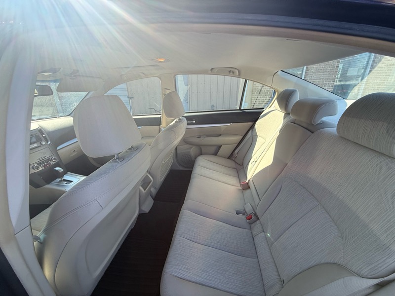 Subaru Legacy 2.5i Premium 2013