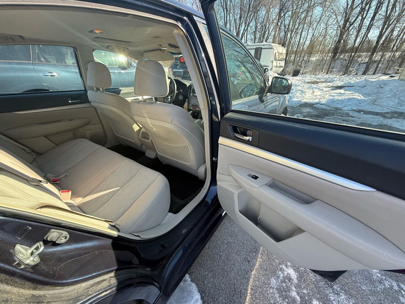 Subaru Legacy 2.5i Premium 2013