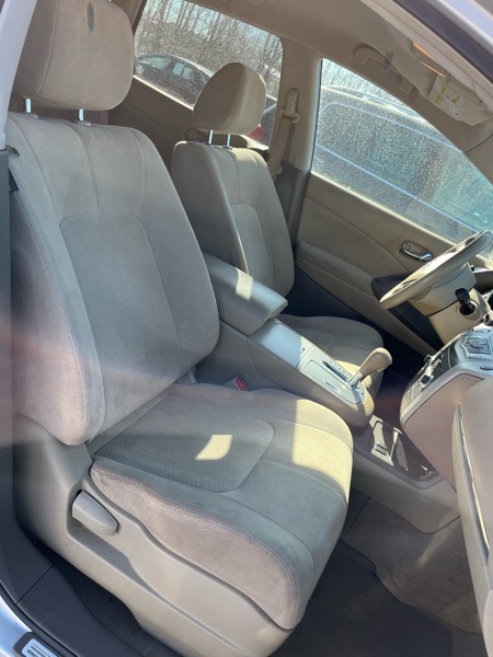 Nissan Murano S AWD 2011