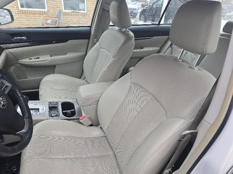 Subaru Legacy 2.5i Limited 2014