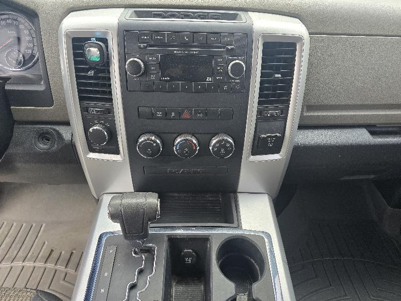 RAM 1500 SLT Quad Cab 4WD 2012