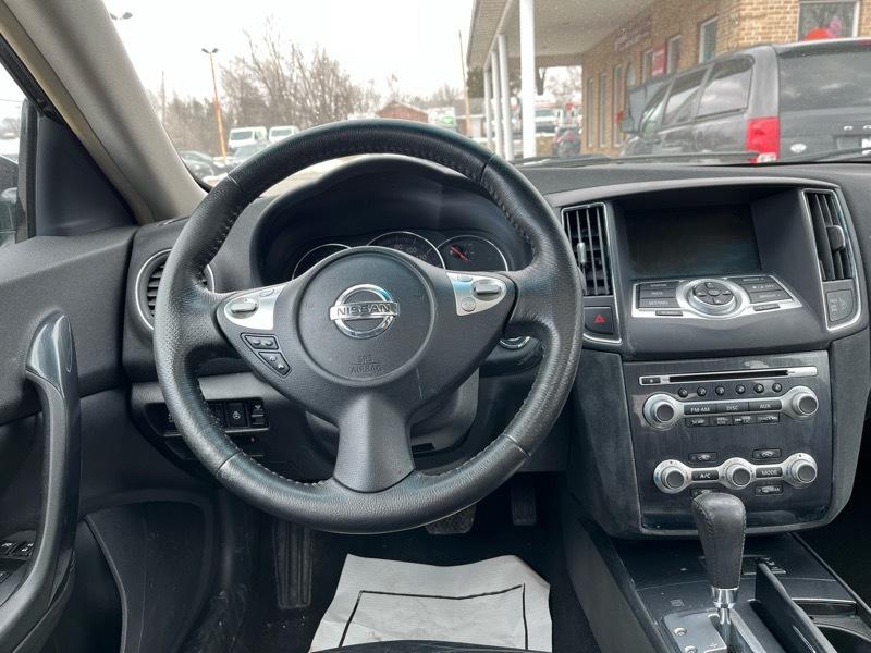 Nissan Maxima SV 2012