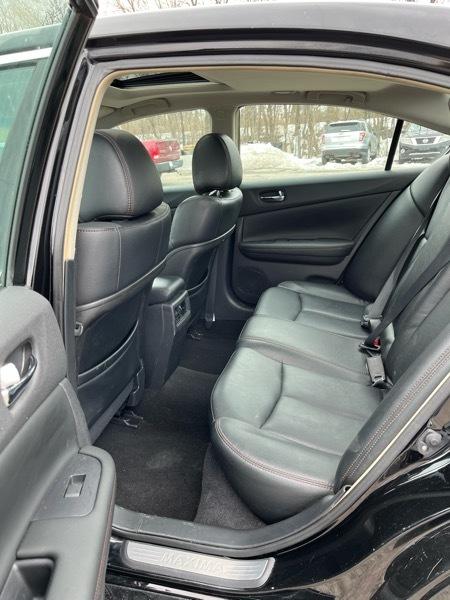 Nissan Maxima SV 2012