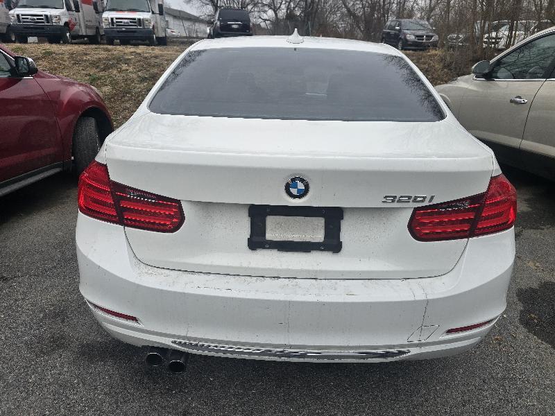 BMW 3-Series 328i Sedan 2012