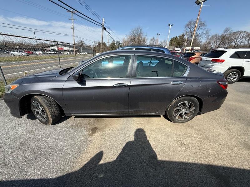 Honda Accord LX Sedan 6-Spd MT 2017