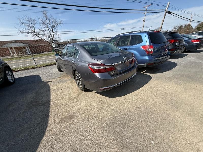 Honda Accord LX Sedan 6-Spd MT 2017