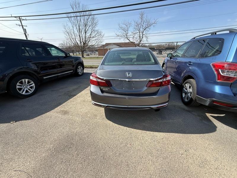 Honda Accord LX Sedan 6-Spd MT 2017