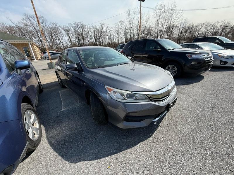 Honda Accord LX Sedan 6-Spd MT 2017