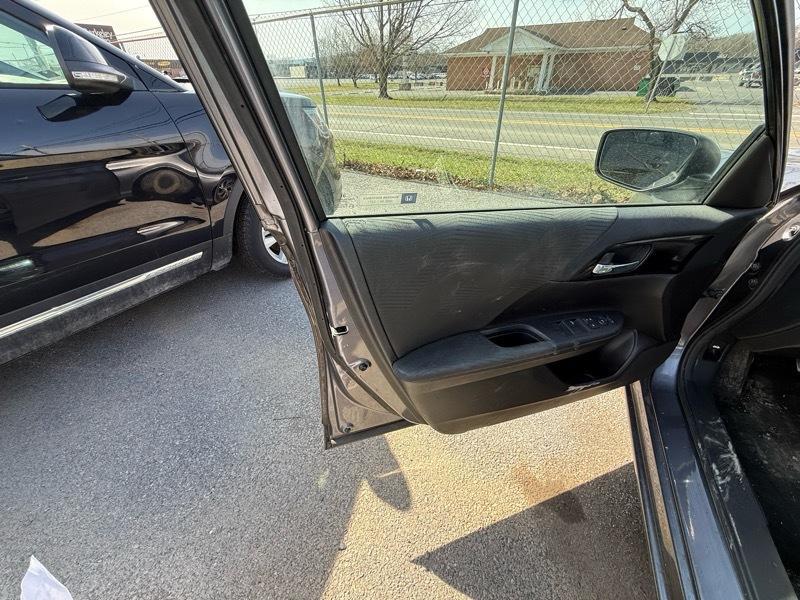 Honda Accord LX Sedan 6-Spd MT 2017