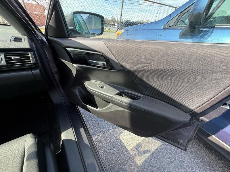 Honda Accord LX Sedan 6-Spd MT 2017