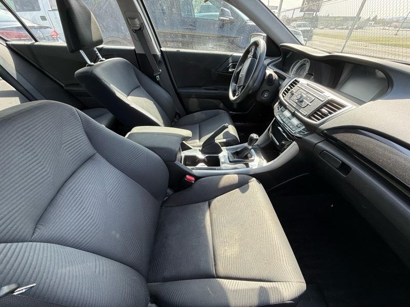 Honda Accord LX Sedan 6-Spd MT 2017