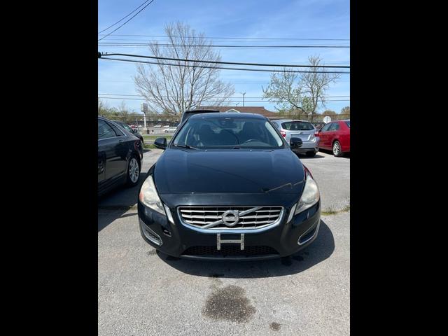 Black 2013 Volvo S60 T5 Sedan Front-Wheel Drive Automatic
