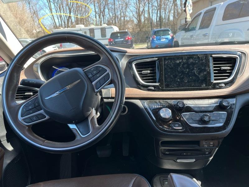 Chrysler Pacifica Limited 2017