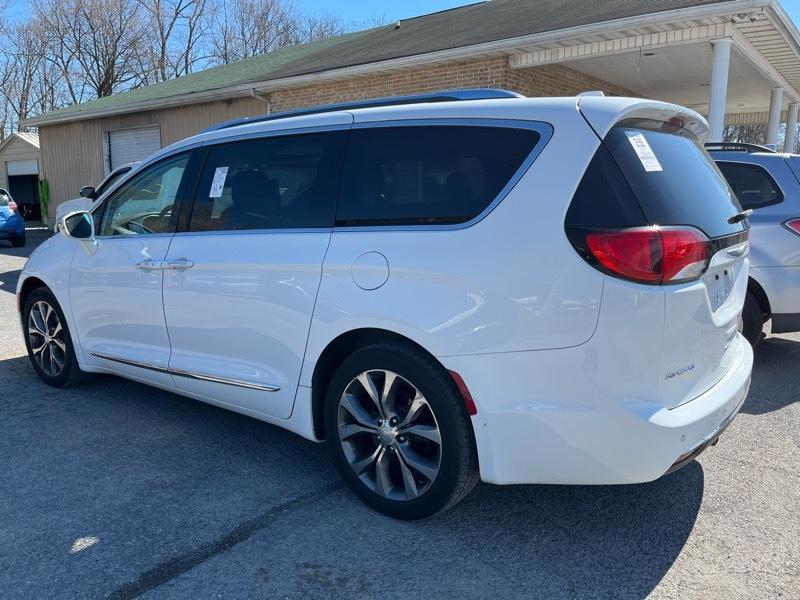 Chrysler Pacifica Limited 2017