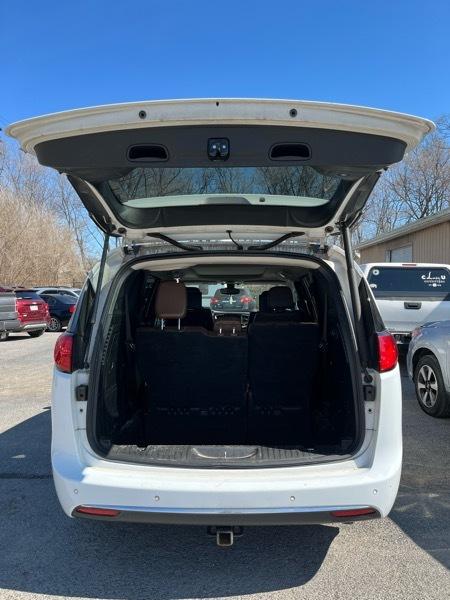 Chrysler Pacifica Limited 2017