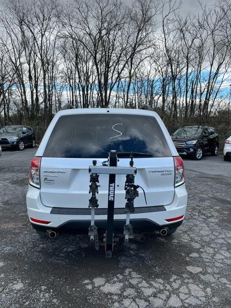 Subaru Forester X Premium 4D SUV 2010