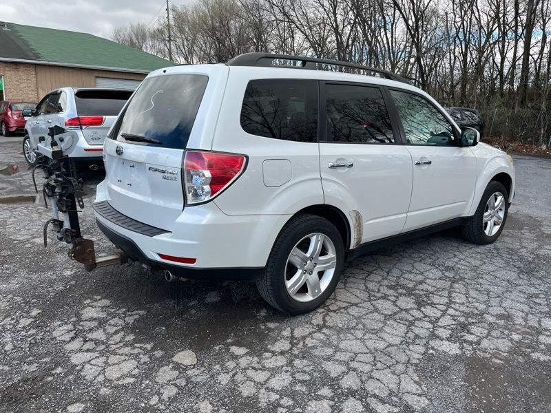 Subaru Forester X Premium 4D SUV 2010