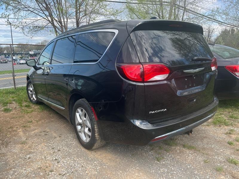 Chrysler Pacifica Touring L 2017