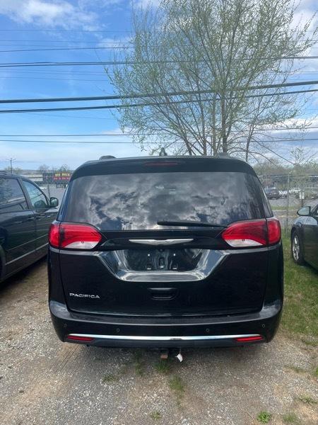 Chrysler Pacifica Touring L 2017