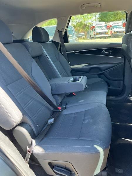 Kia Sorento LX 4D SUV AWD V6 2017