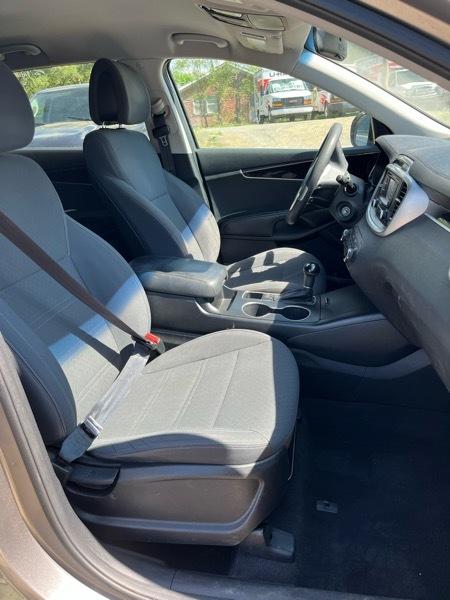 Kia Sorento LX 4D SUV AWD V6 2017