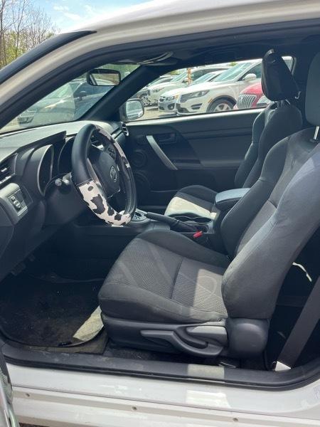 Scion tC Sports Coupe 6-Spd AT 2011