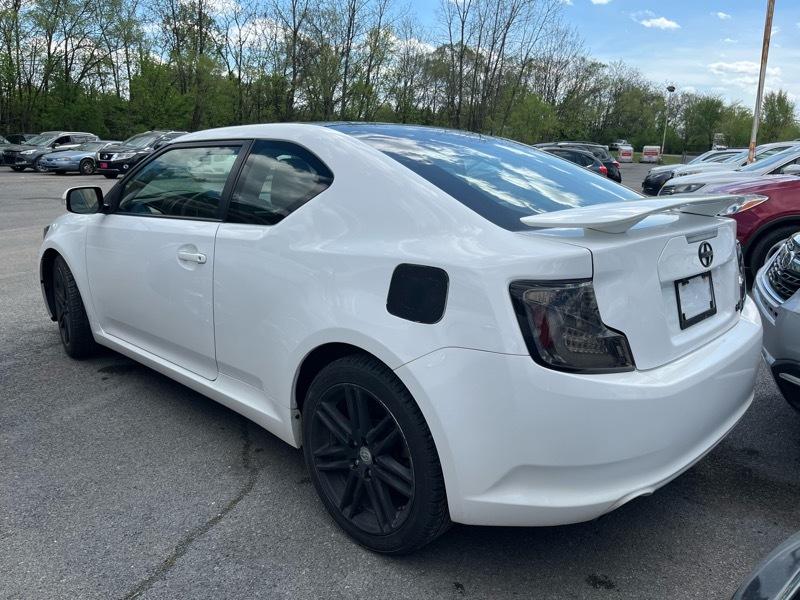 Scion tC Sports Coupe 6-Spd AT 2011
