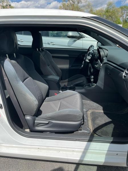 Scion tC Sports Coupe 6-Spd AT 2011