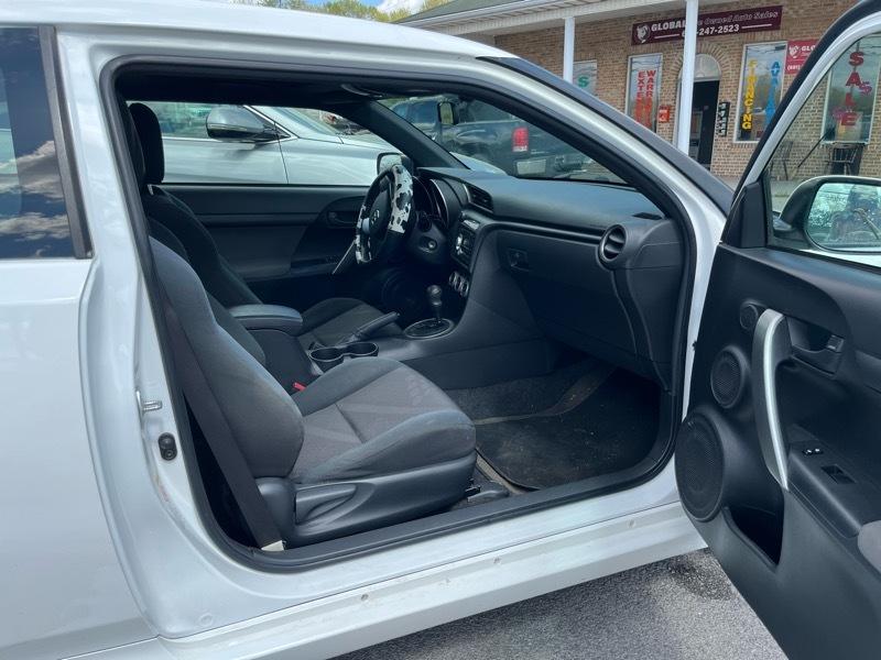 Scion tC Sports Coupe 6-Spd AT 2011