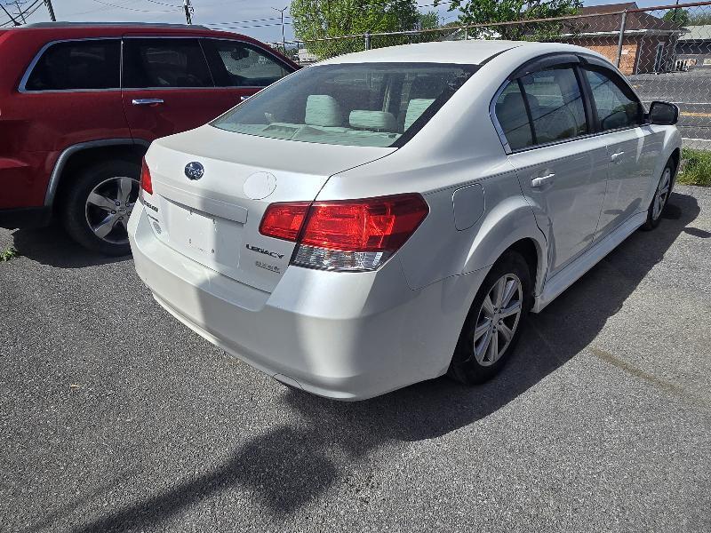 Subaru Legacy 2.5i Premium 2012